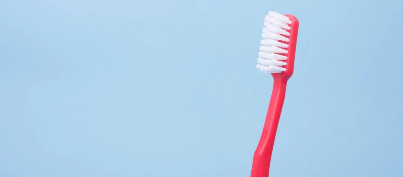 Κορωνοϊός και σωστή στοματική υγιεινή - Πως να καθαρίσετε σωστά την οδοντόβουρτσά σας